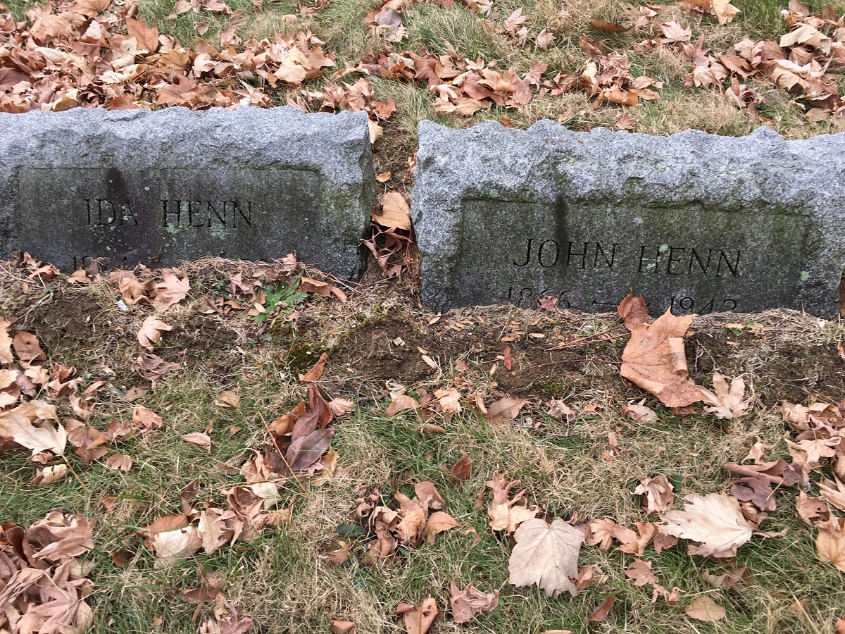 The Oakland Cemetery Graves of the Henn Family